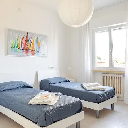 Apartment A 100 Metri Dal Mare