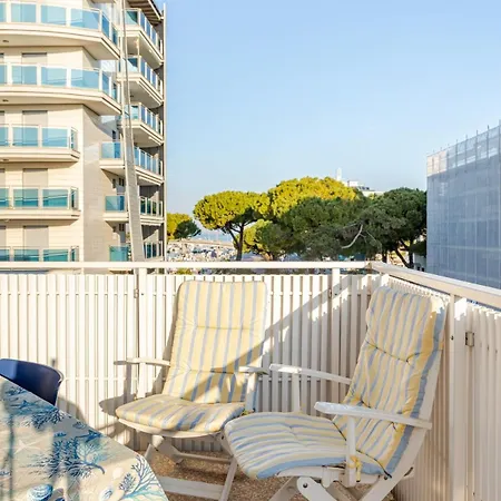 A 100 Metri Dal Mare *